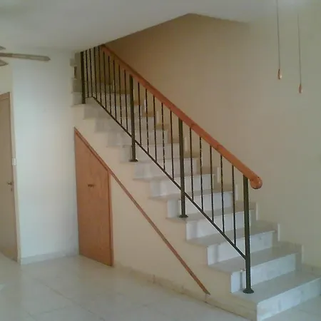 Adamantiou Korai 4 2